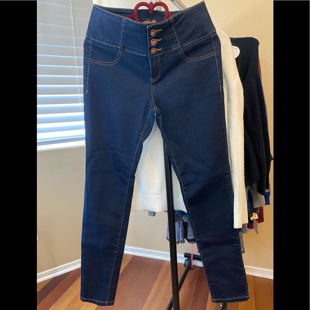Sneak Peek Jeggings size 9- high waisted